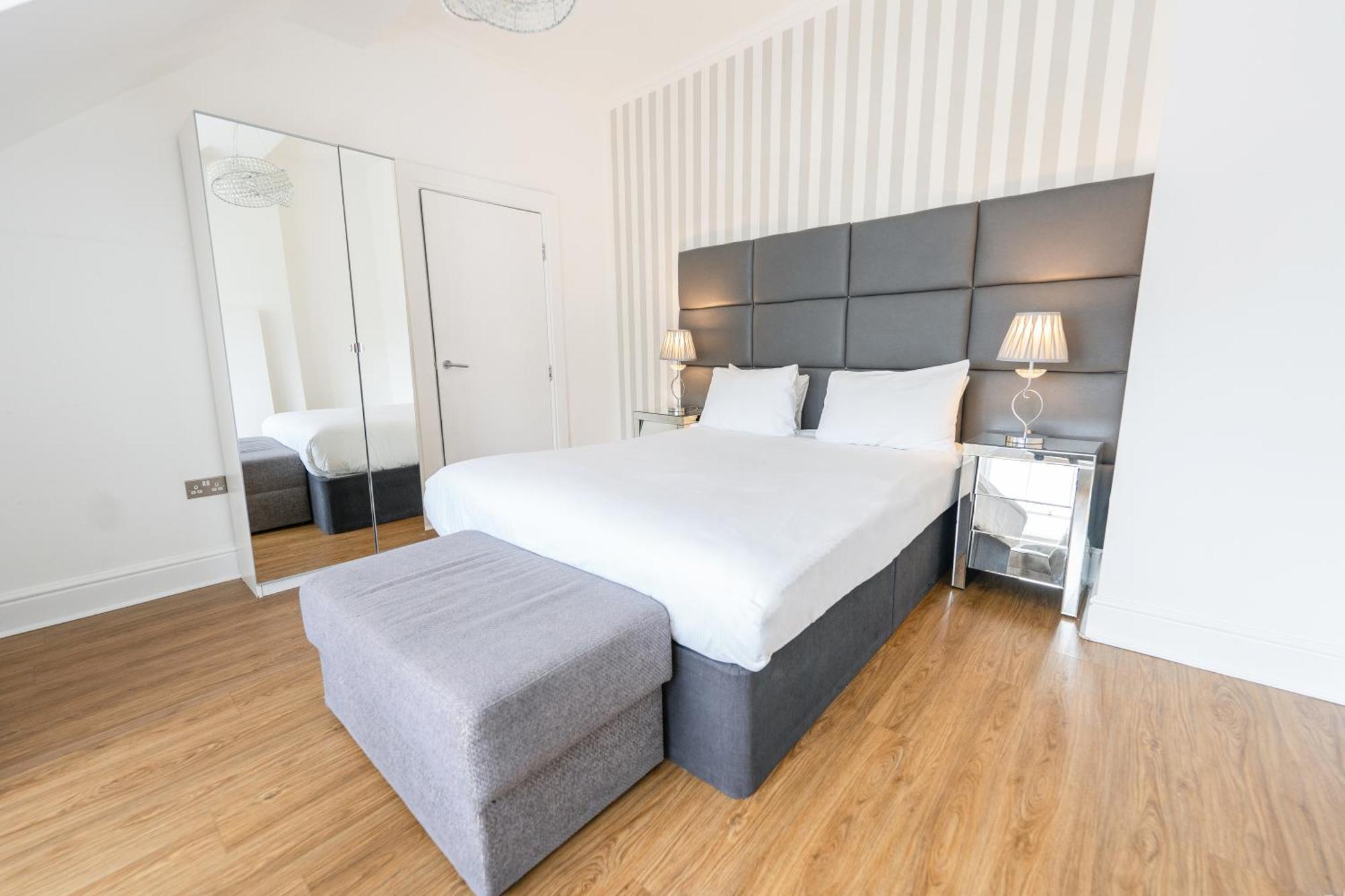เอดินเบอระ คาสเซิล อพาร์ตเมนต์ แอนด์ สวีท Aparthotel เอดินบะระ ภายนอก รูปภาพ
